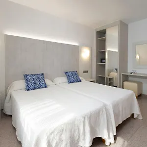 hostal-roca-sant-antoni-de-portmany-ibiza.ibizaislandhotels.net/